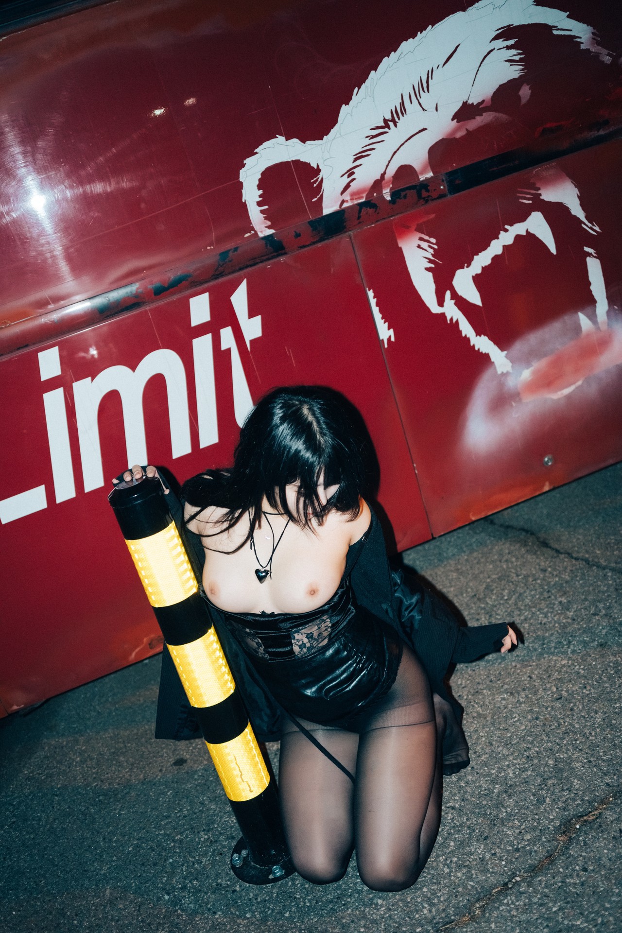 ZIA.Kwon 권지아, [Loozy] XXX At Night Road Set.01(11)