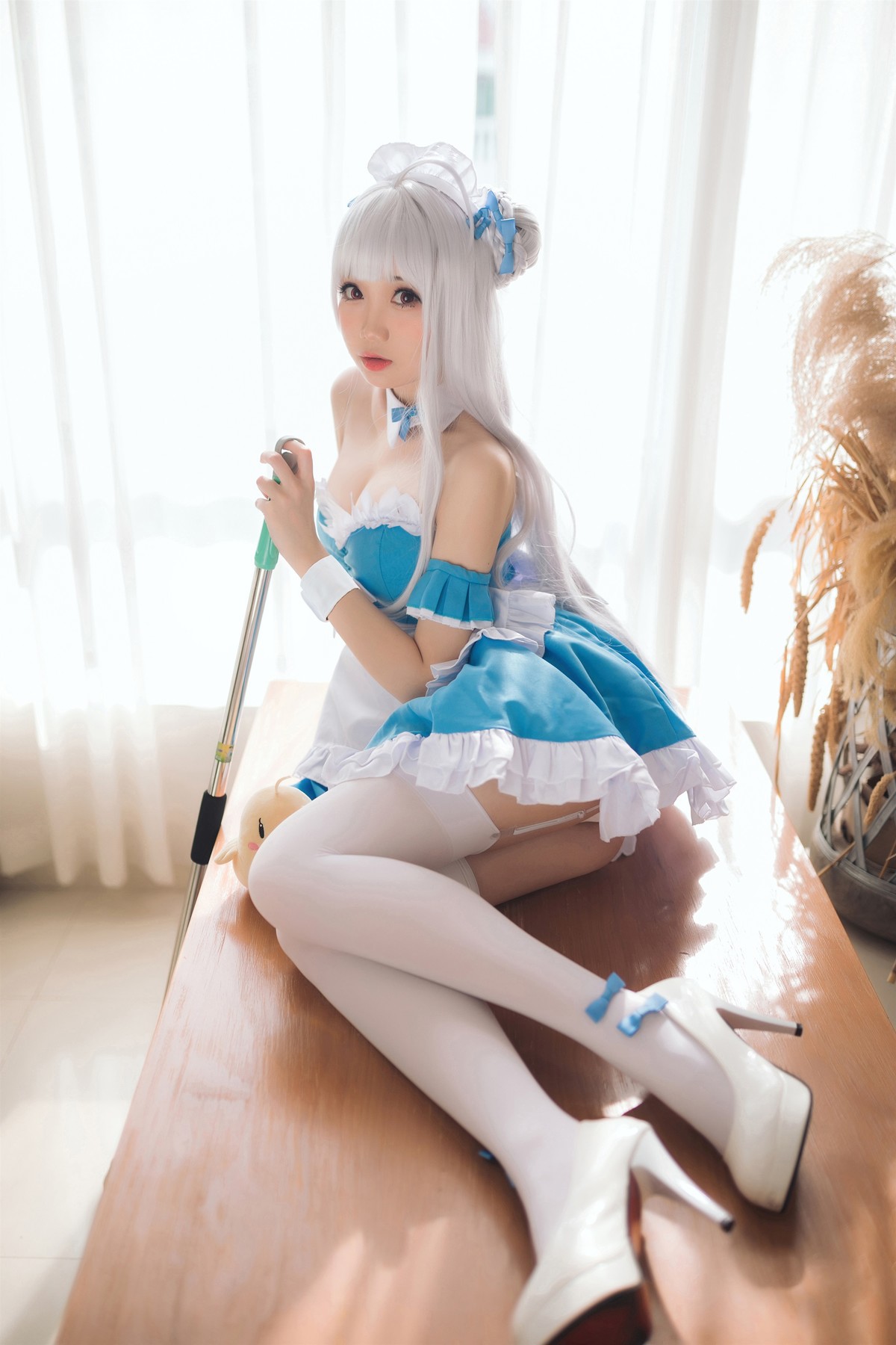 焖焖碳 Cosplay 小天鹅女仆(17)