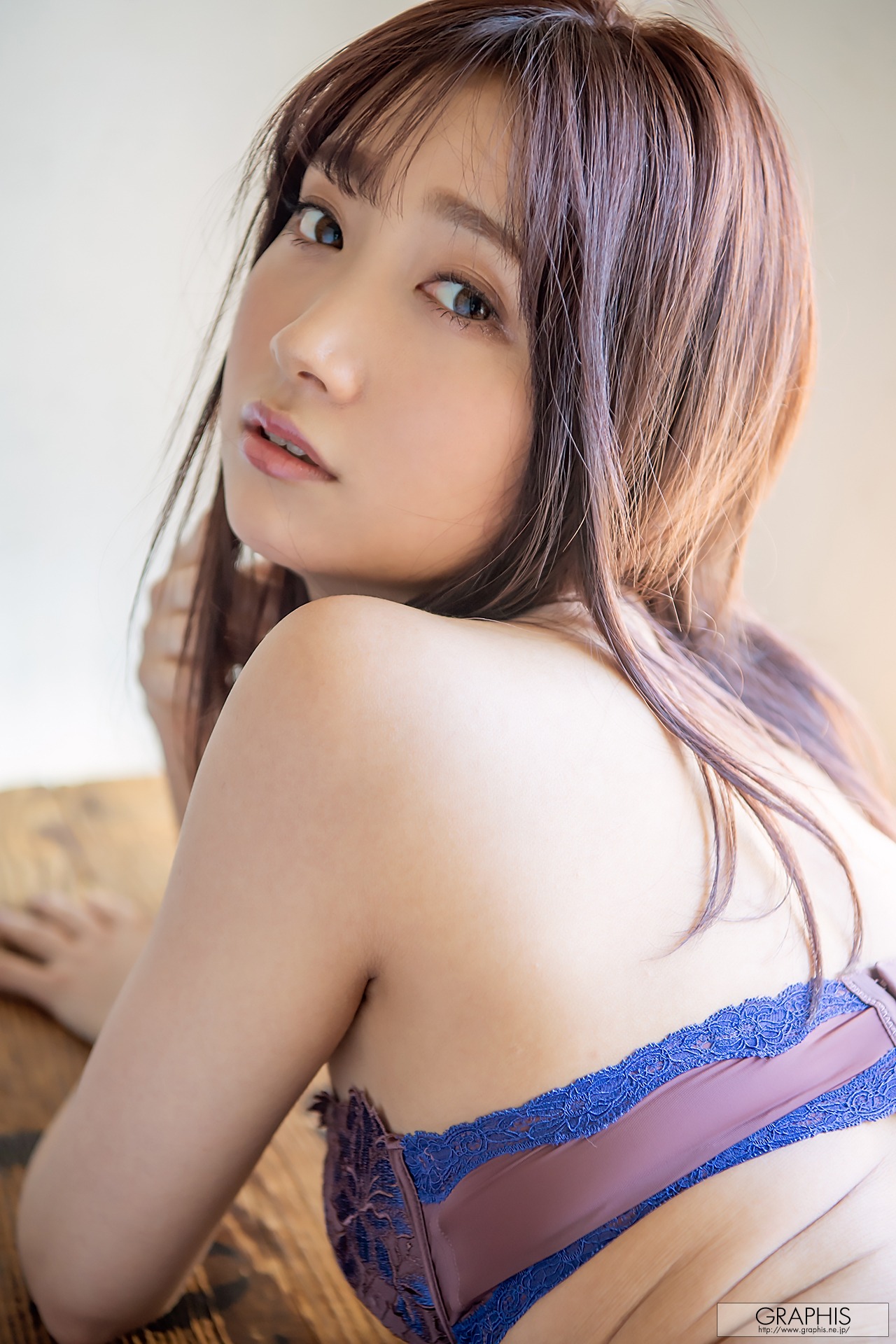 [Graphis] Gals - Anna Kami 加美杏奈 『 Angel Smile 』146P(28)