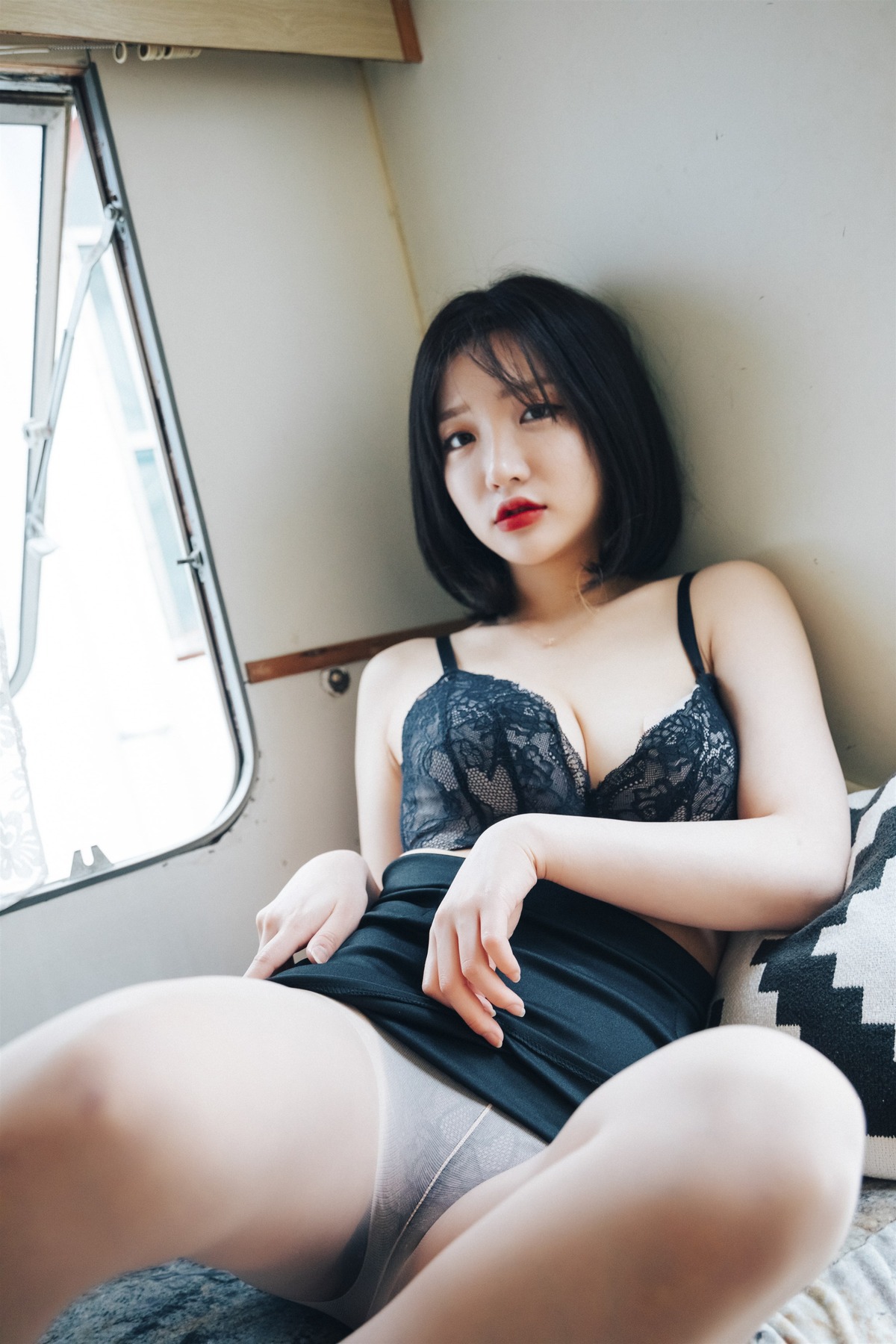 Son Yeeun 손예은, [LOOZY] Officegirl s Vacation Vol.02 &#8211; Set.02(17)