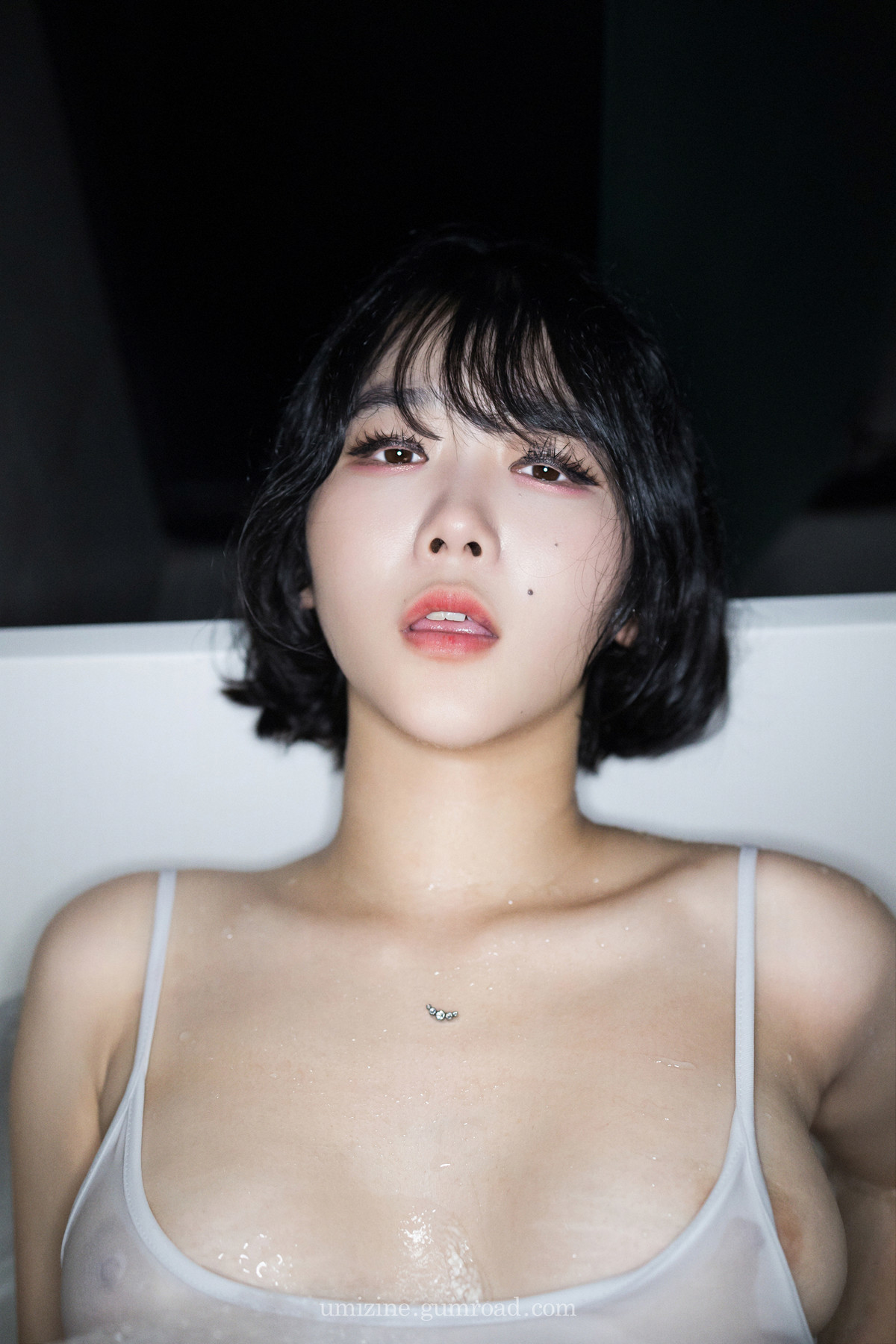 ZIA.Kwon 권지아, [UMIZINE] Bathtub Mermaid Set.02(34)
