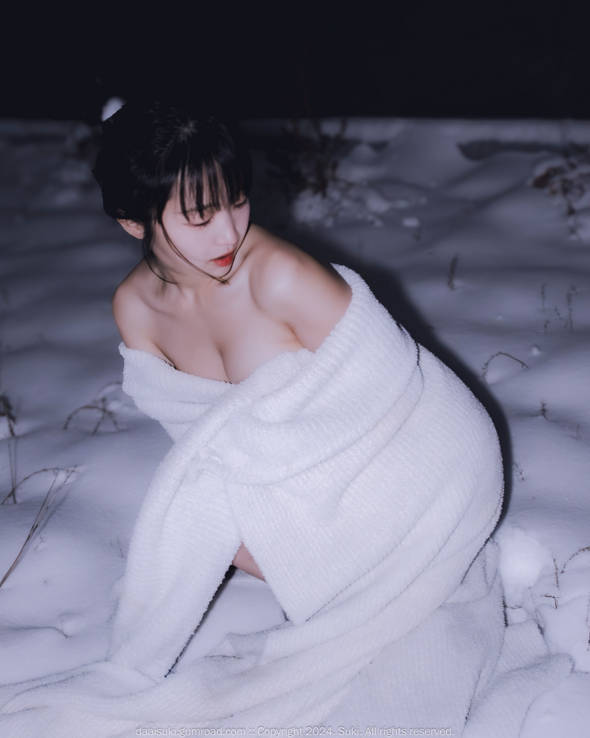 Suki 숙희, Photobook &#8220;Snowy Night&#8221; Set.01(3)