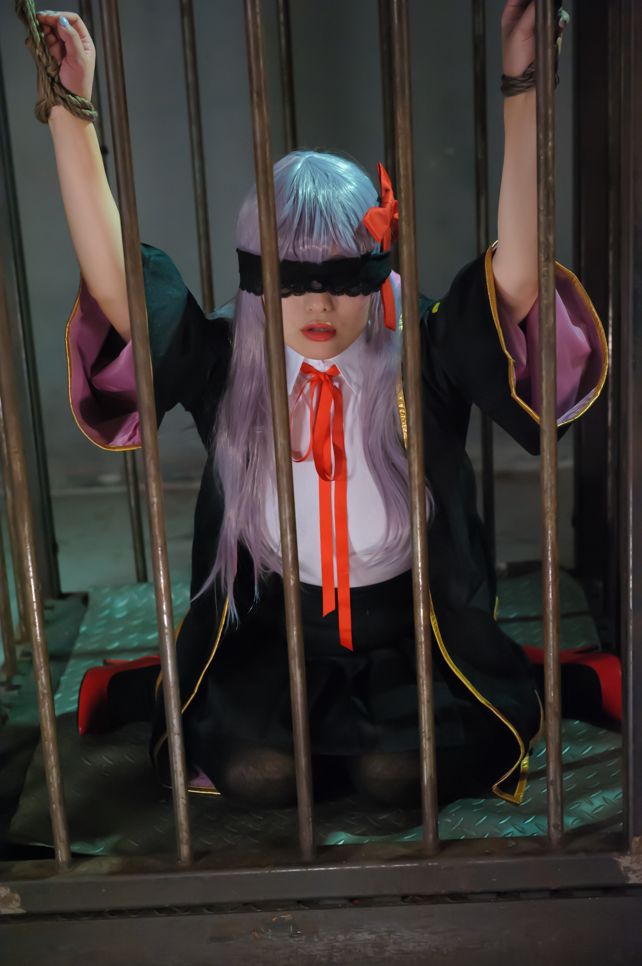 あなたが好きなのは？ダークな世界観で緊縛されている少女(3)