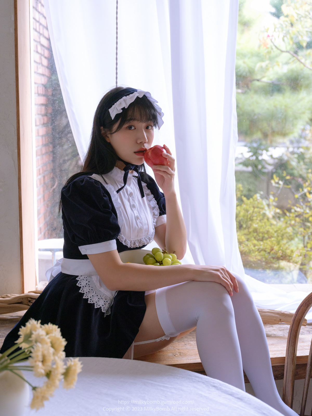 Yui 유이, [MilkyBomb] Maid Set.01