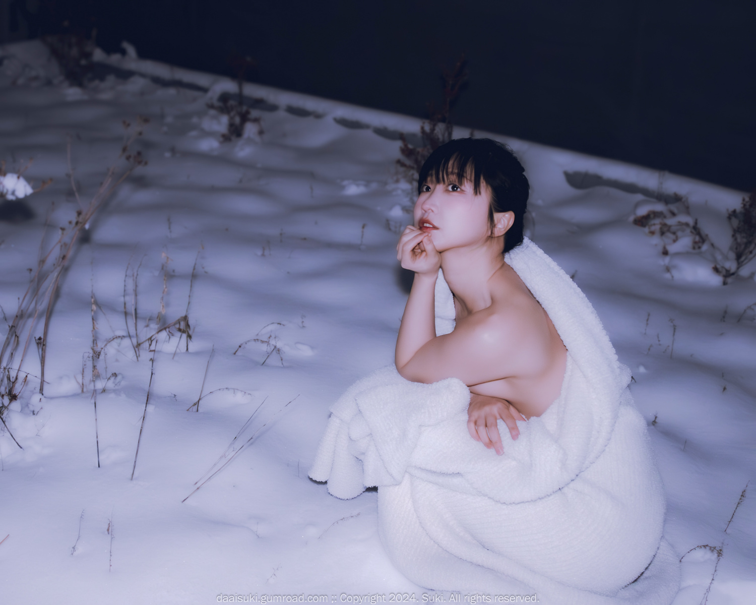 Suki 숙희, Photobook &#8220;Snowy Night&#8221; Set.01(6)