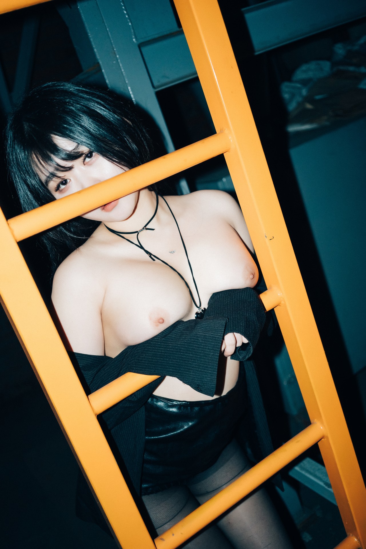 ZIA.Kwon 권지아, [Loozy] XXX At Night Road Set.02(40)