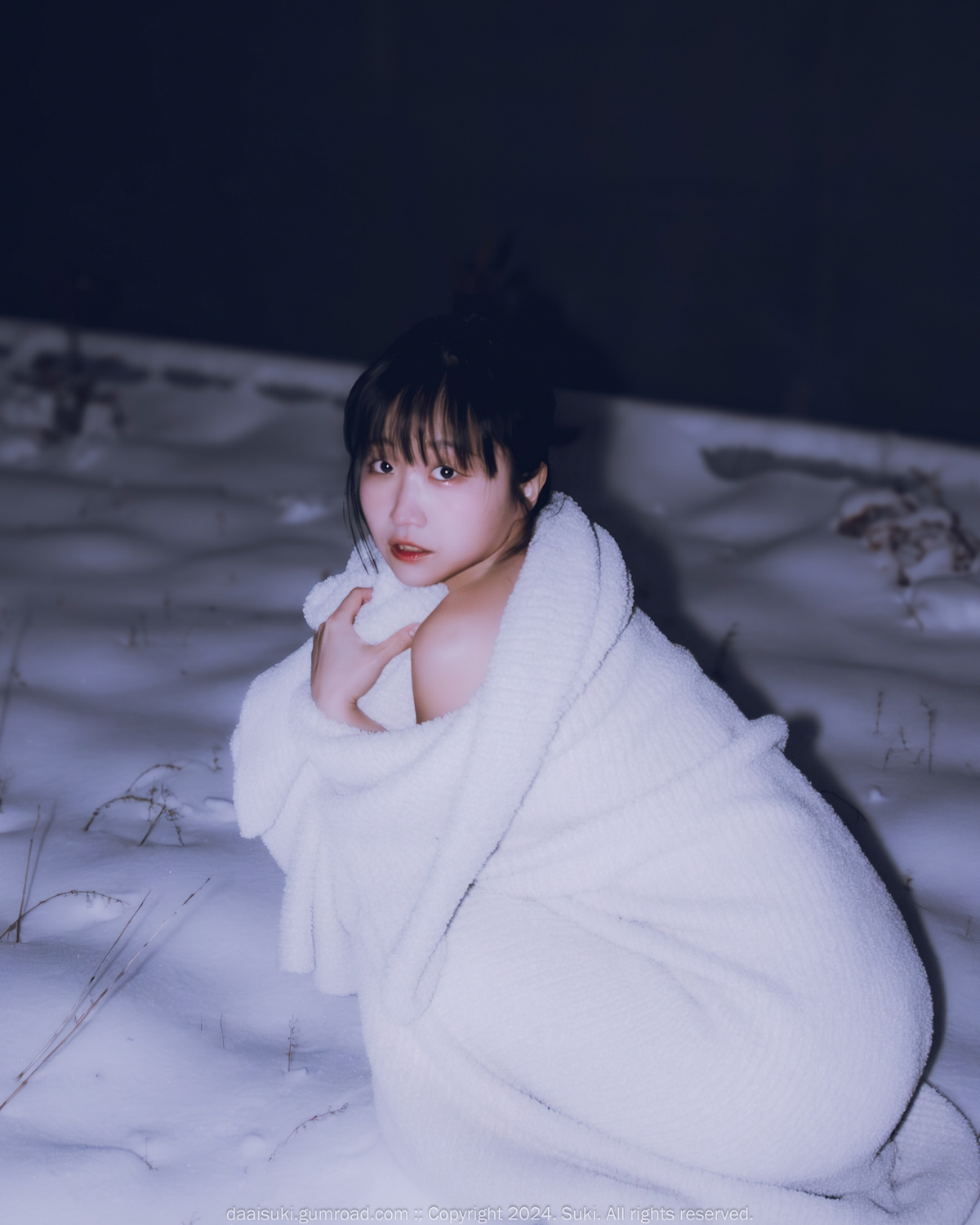 Suki 숙희, Photobook &#8220;Snowy Night&#8221; Set.01(4)