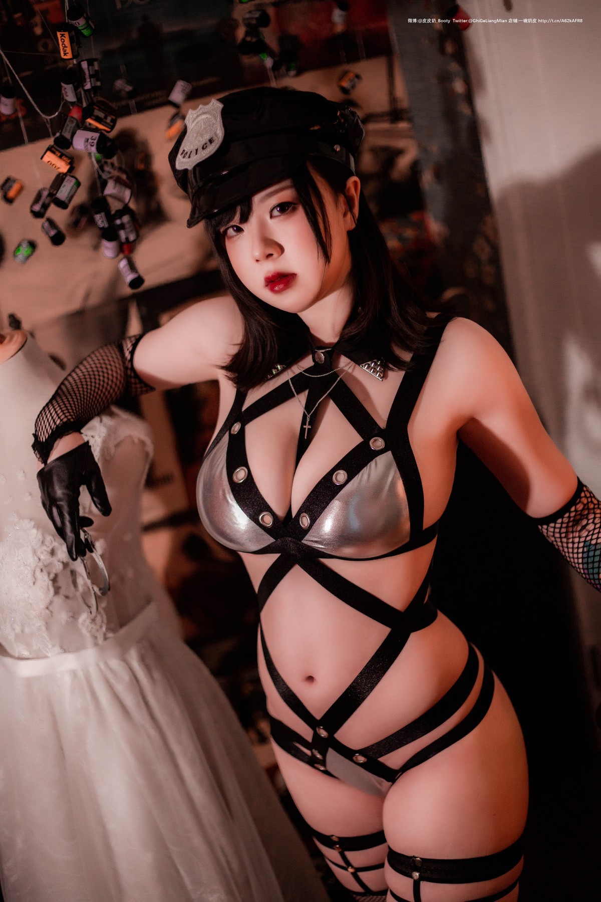 Cosplay 皮皮奶可可爱了啦 银色女警(29)