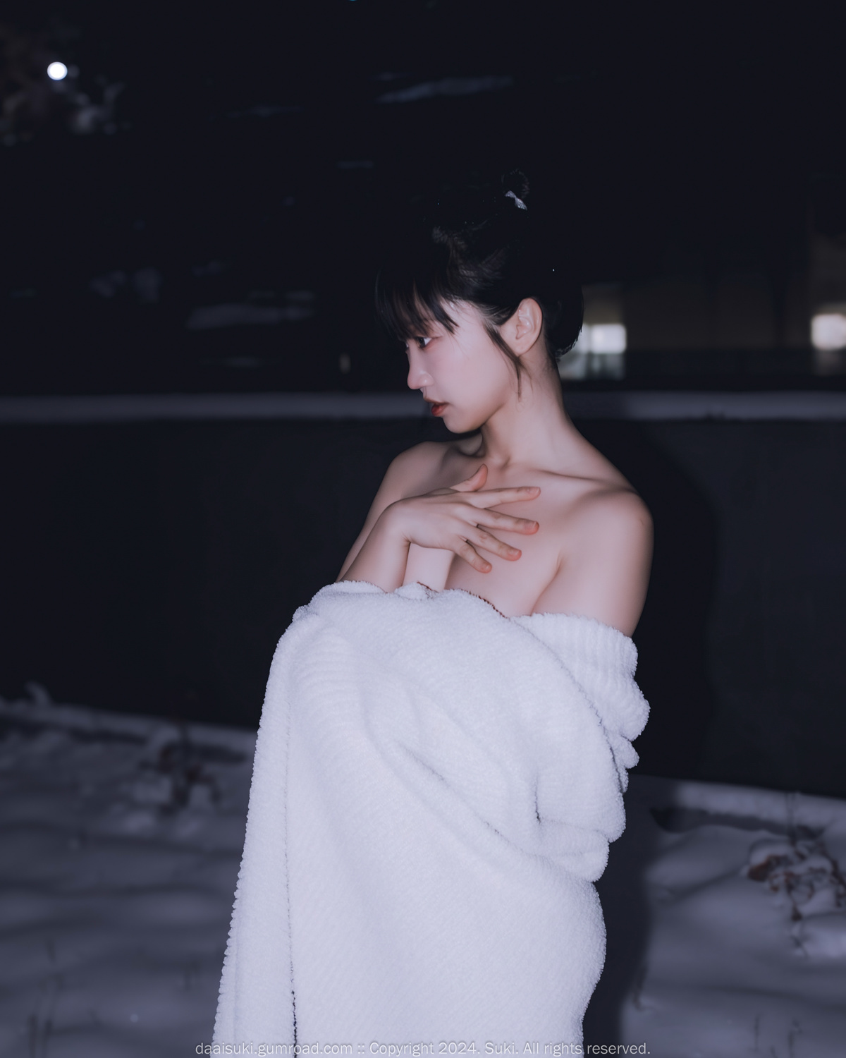 Suki 숙희, Photobook &#8220;Snowy Night&#8221; Set.01(9)