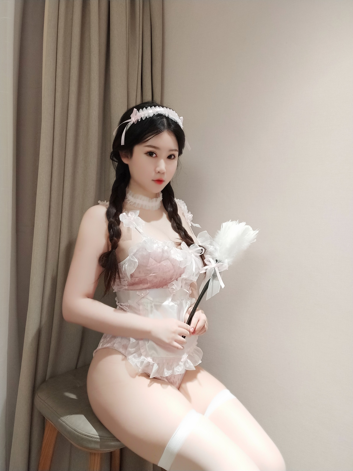 Cosplay 蜜桃少女是依酱呀 冬季女友(2)