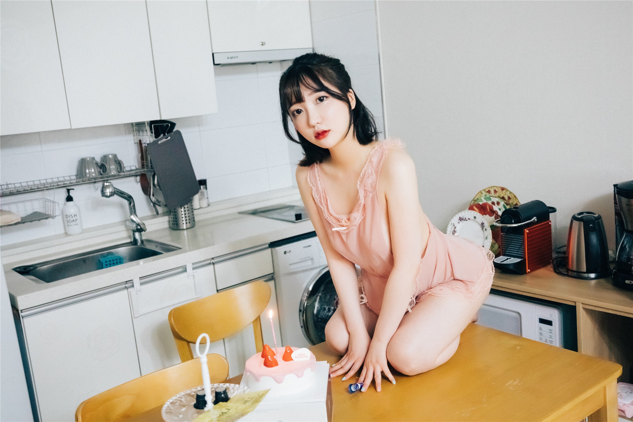 [Loozy] Son Ye-Eun (손예은) - Happy Birthday 132P(60)