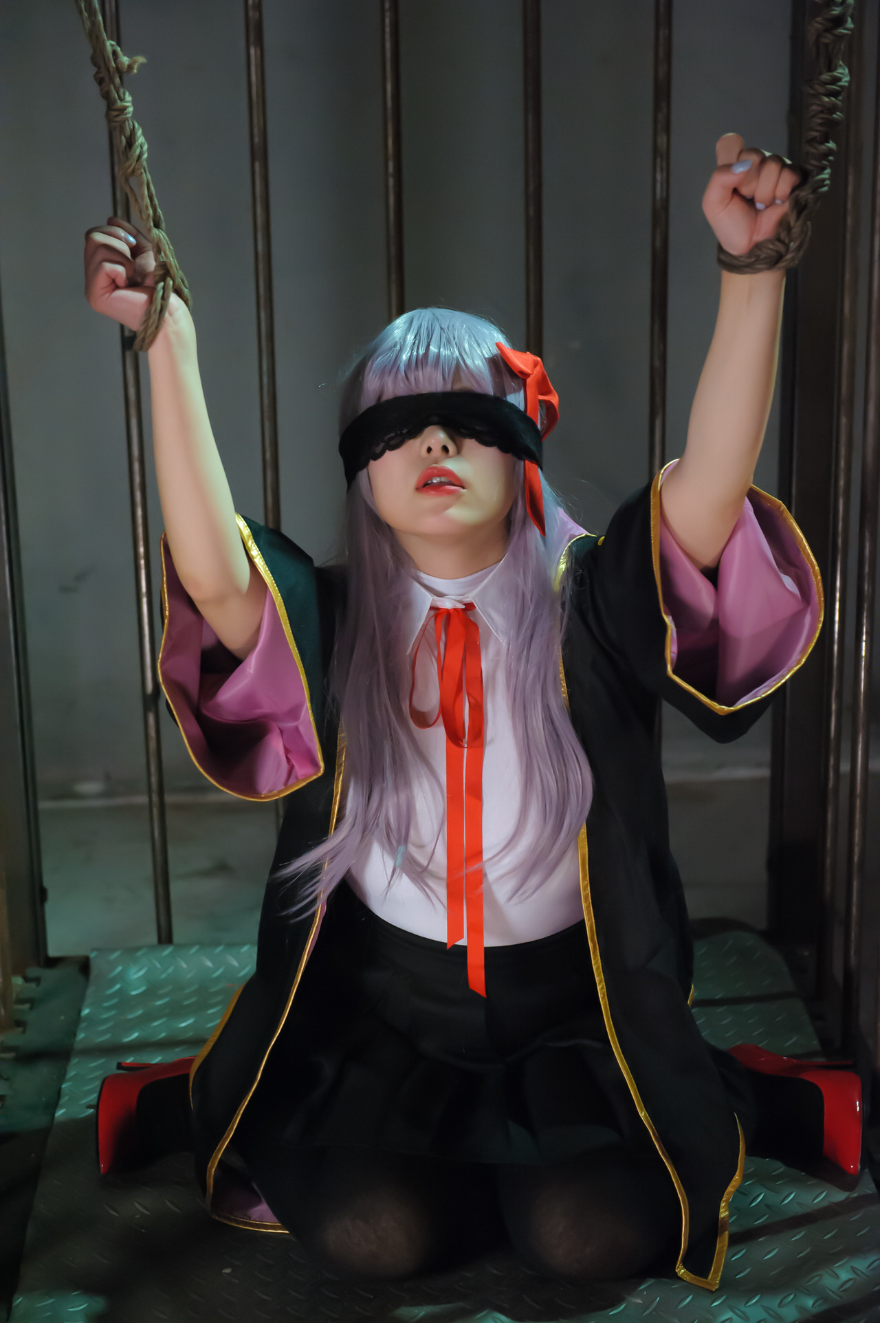あなたが好きなのは？ダークな世界観で緊縛されている少女(5)