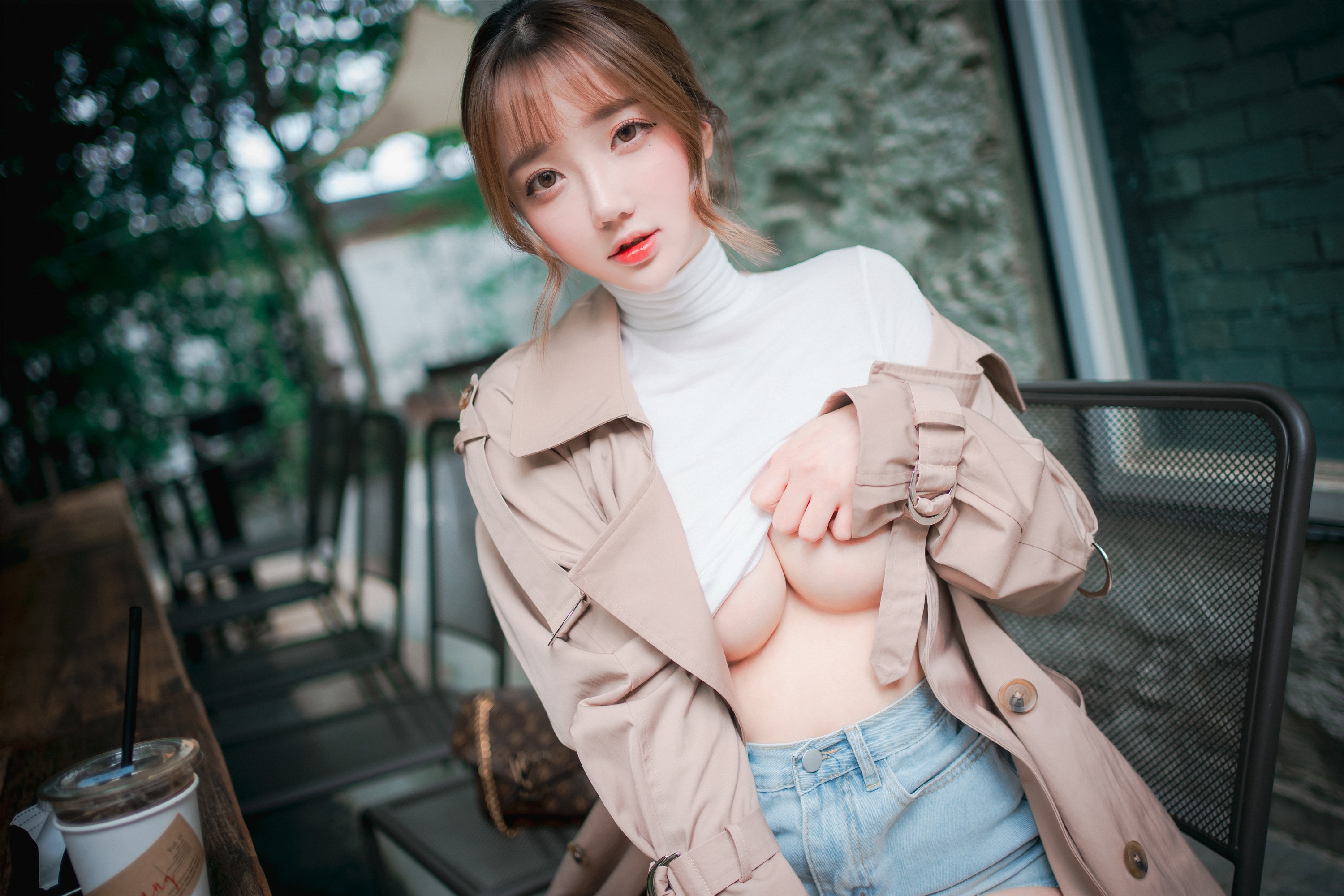 DJAWA Photo – Son Ye-Eun (손예은): “A Snap of Intimacy”  160P(18)