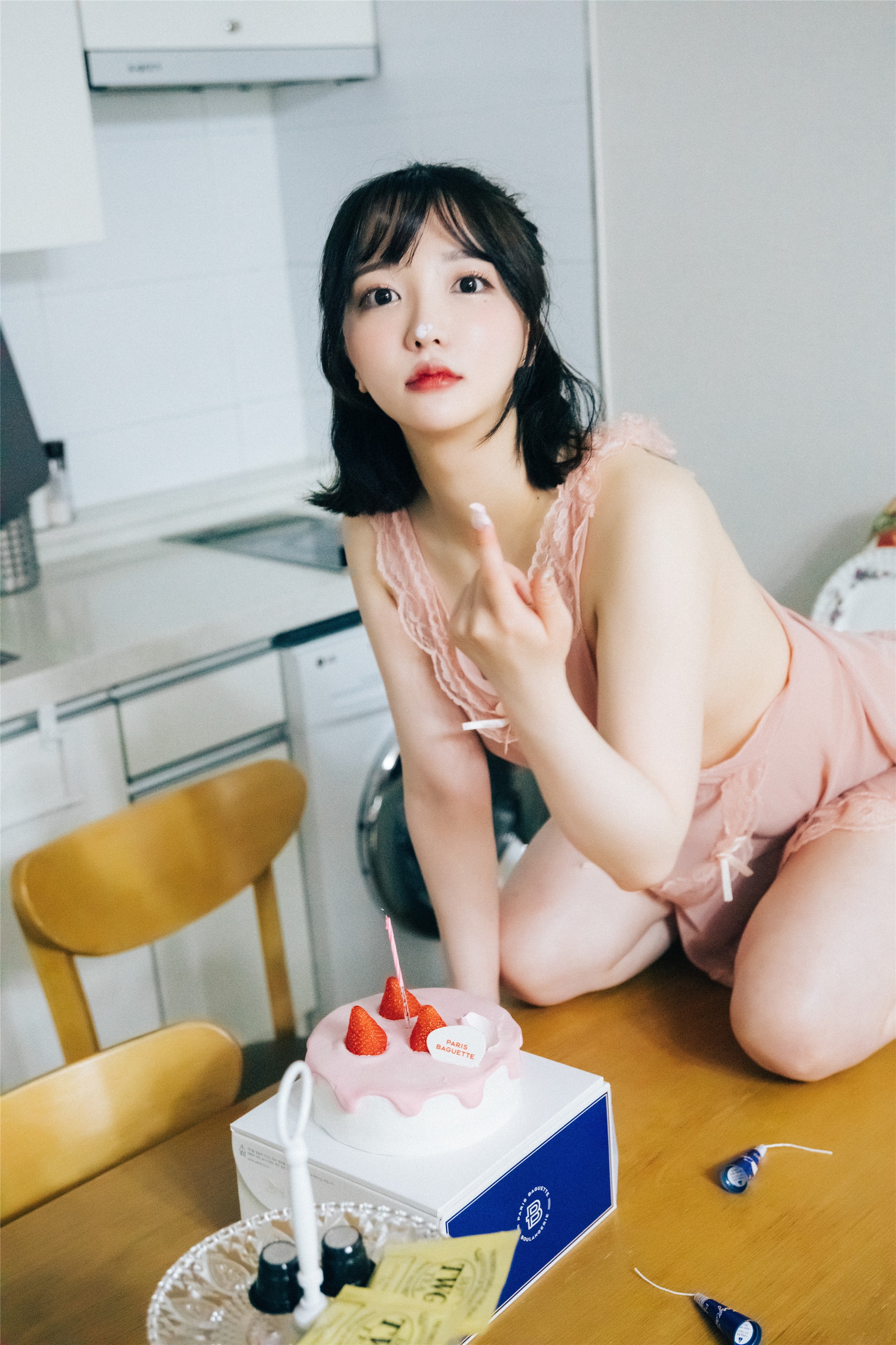 [Loozy] Son Ye-Eun (손예은) - Happy Birthday 132P(73)