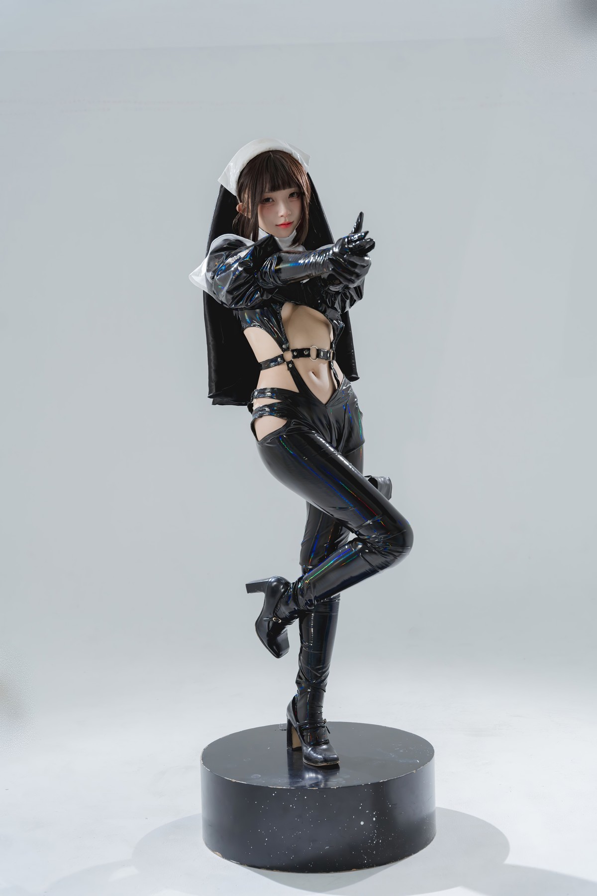 Cosplay 花铃 漆皮修女(3)
