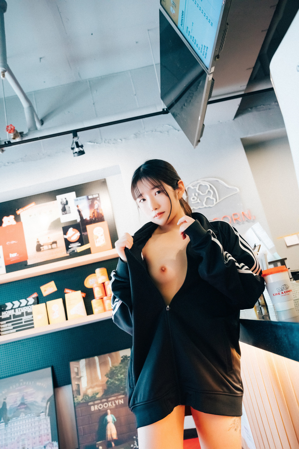 Sonson 손손, [Loozy] Cinema Girl (+S.Ver) Set.02(8)