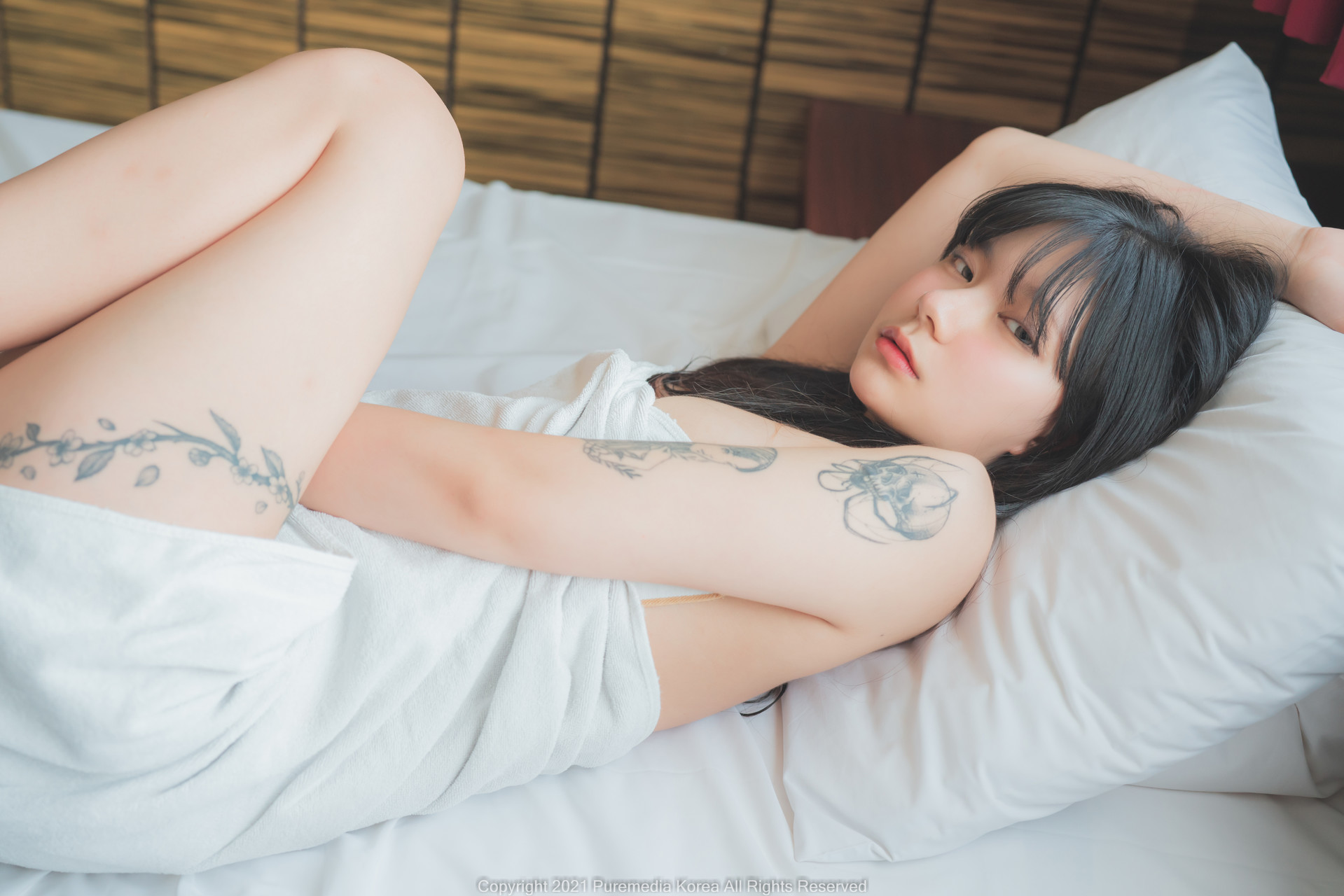 Hizzy 히지, [PURE MEDIA] Vol.101 누드 디지털화보 Set.01(44)