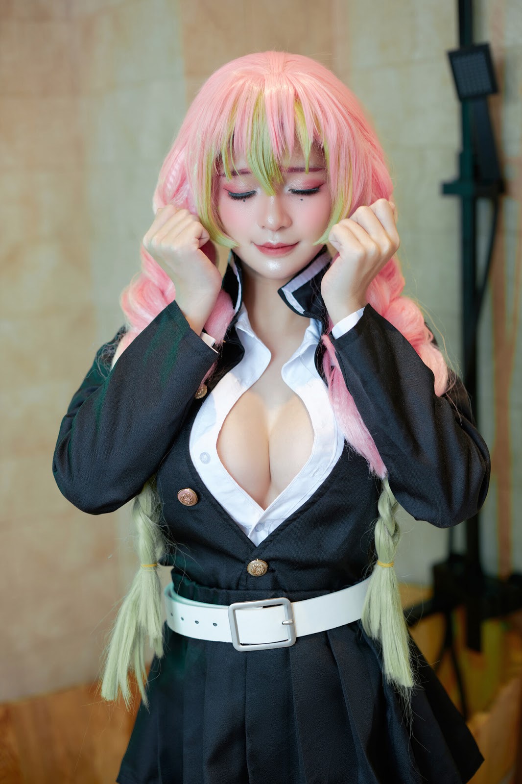Cosplay Azami ( Mitsuri Kanroji &#8211; Kimetsu no Yaiba )(1)