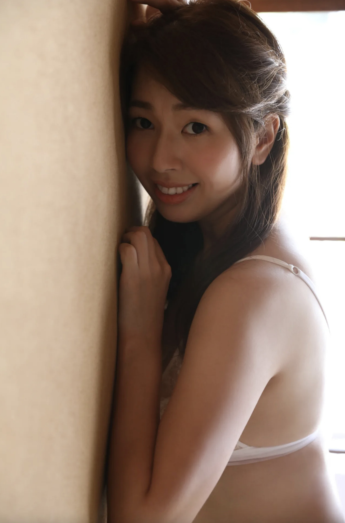 Kayo Sugimoto 杉本佳代, ＦＲＩＤＡＹデジタル写真集 「東海No.1巨乳キャスター Ｇカップ乳初ヌード」 Set.01(11)