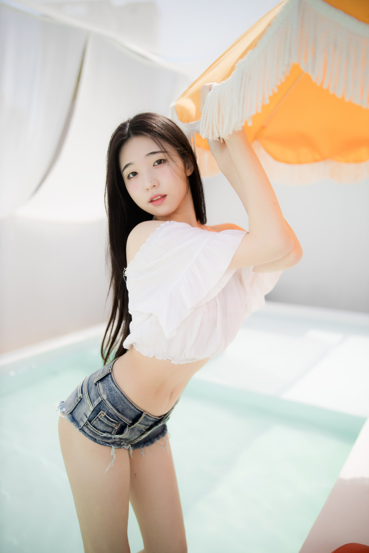 Yeon Woo 연우, Mini Photobook &#8220;Vacation&#8221;(5)