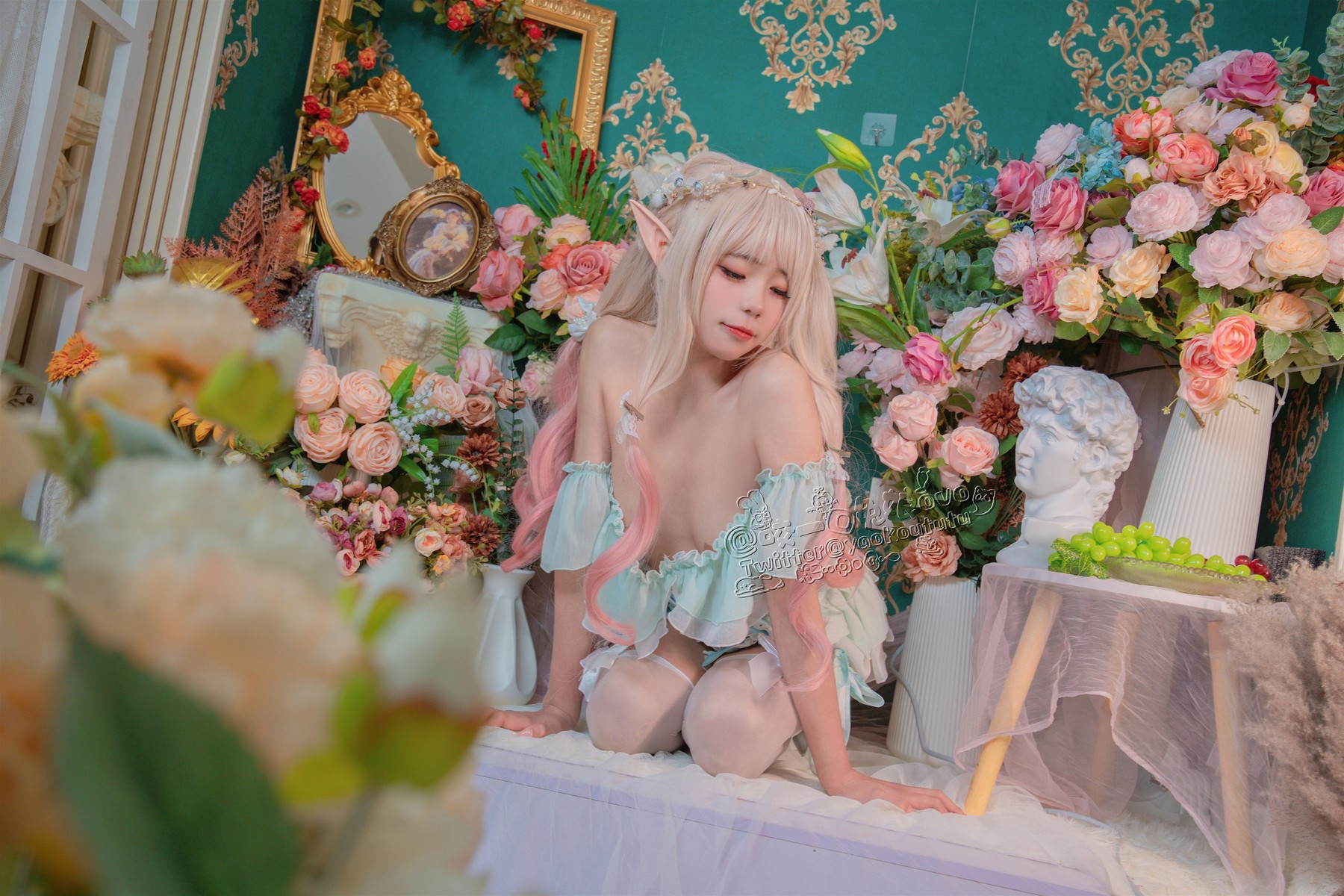 Cosplay 咬一口兔娘 豌豆公主的秘密花房(24)