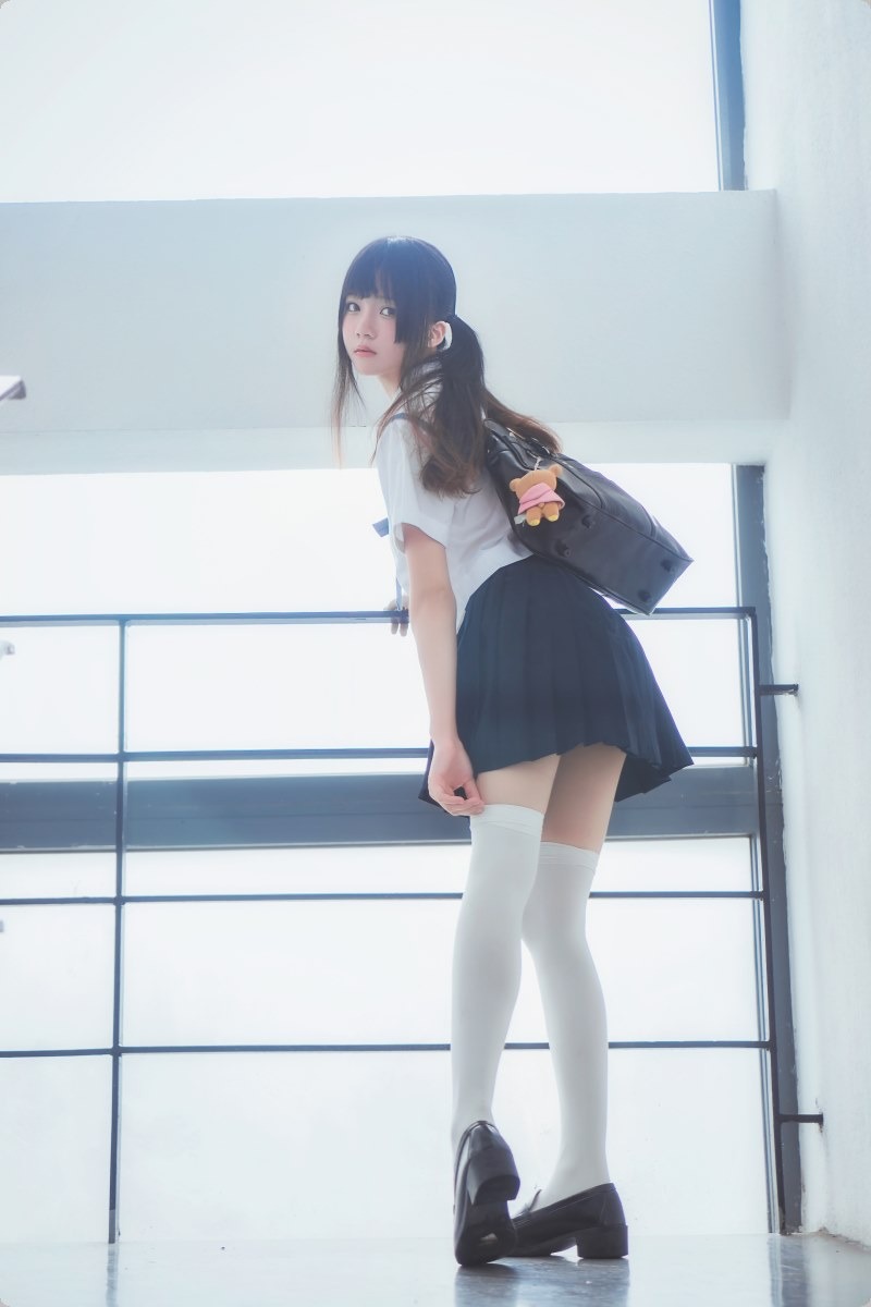 [Cos]桜桃喵 - 蓝白水手服 [39P](1)