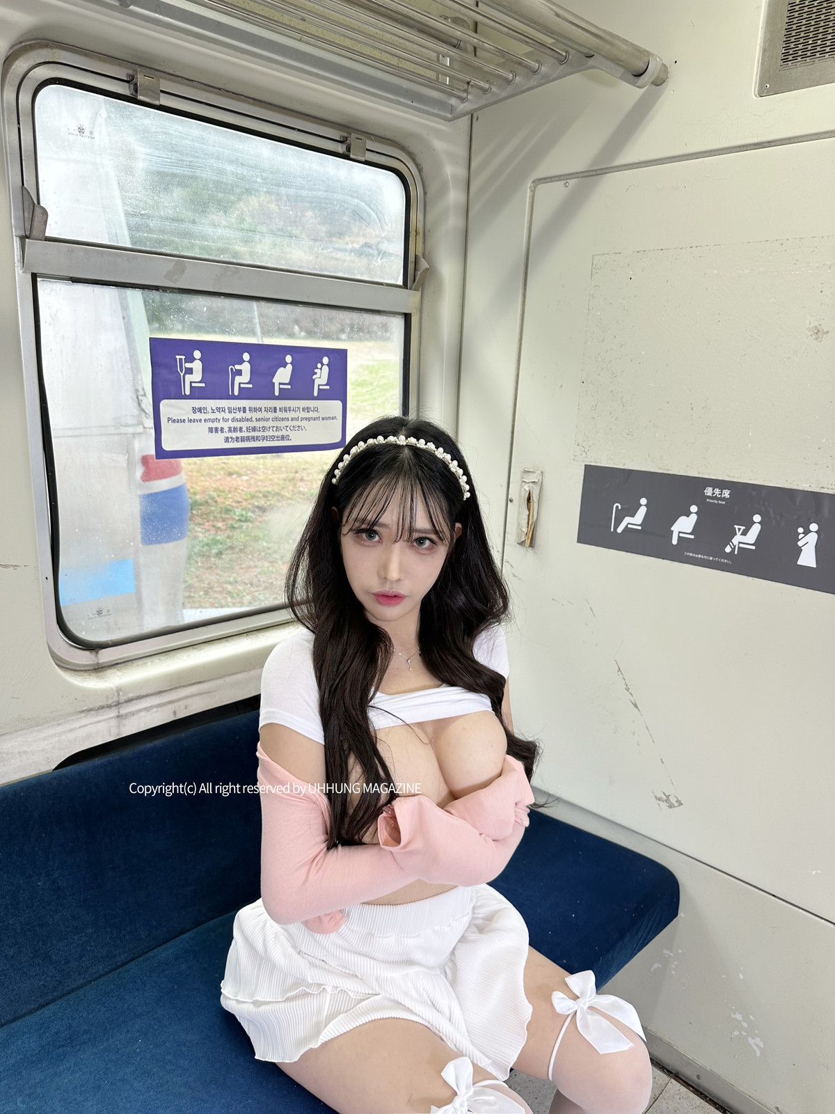 Hani 하니, UHHUNG Magazine &#8220;The Girlfriend on The Subway&#8221; Set.01(36)