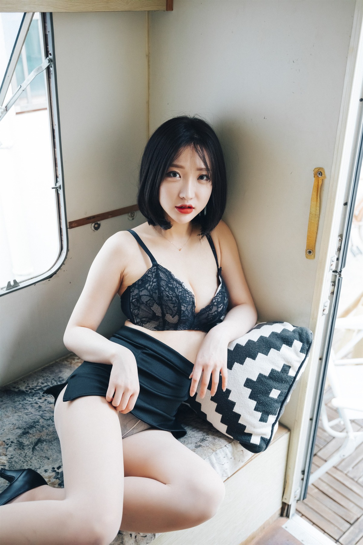 Son Yeeun 손예은, [LOOZY] Officegirl s Vacation Vol.02 &#8211; Set.02(14)