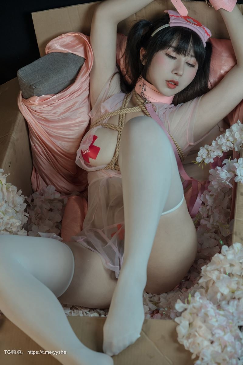 [Cos]云溪溪 - 奶桃护士[58P](34)