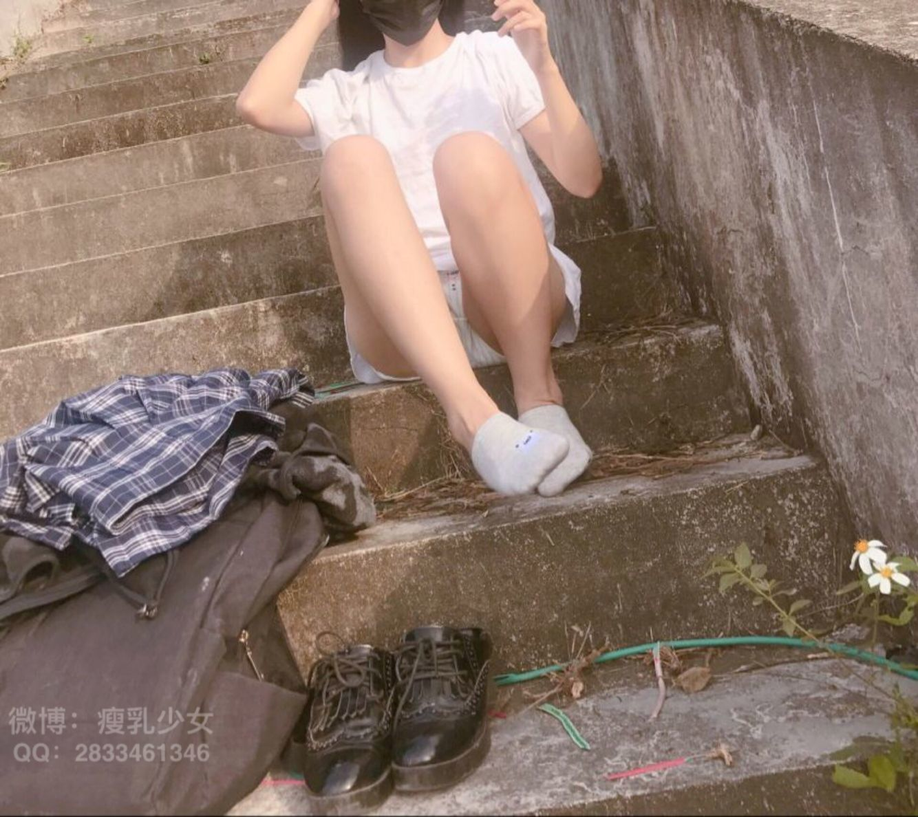 奶肌酱-公园露出 36P(17)