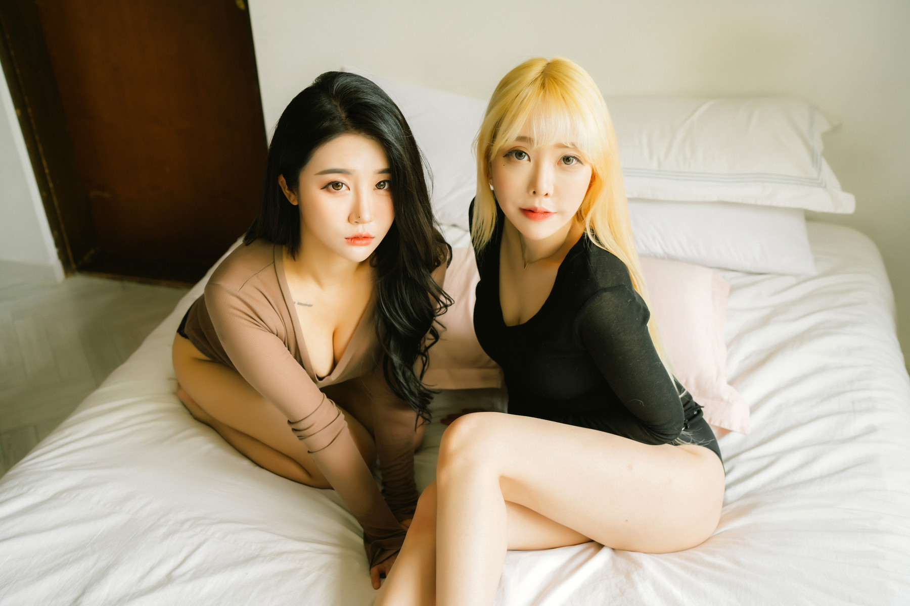 Bomi 보미 x Zia 지아, [Moon Night Snap] Together Vol.02 &#8211; Set.02(28)