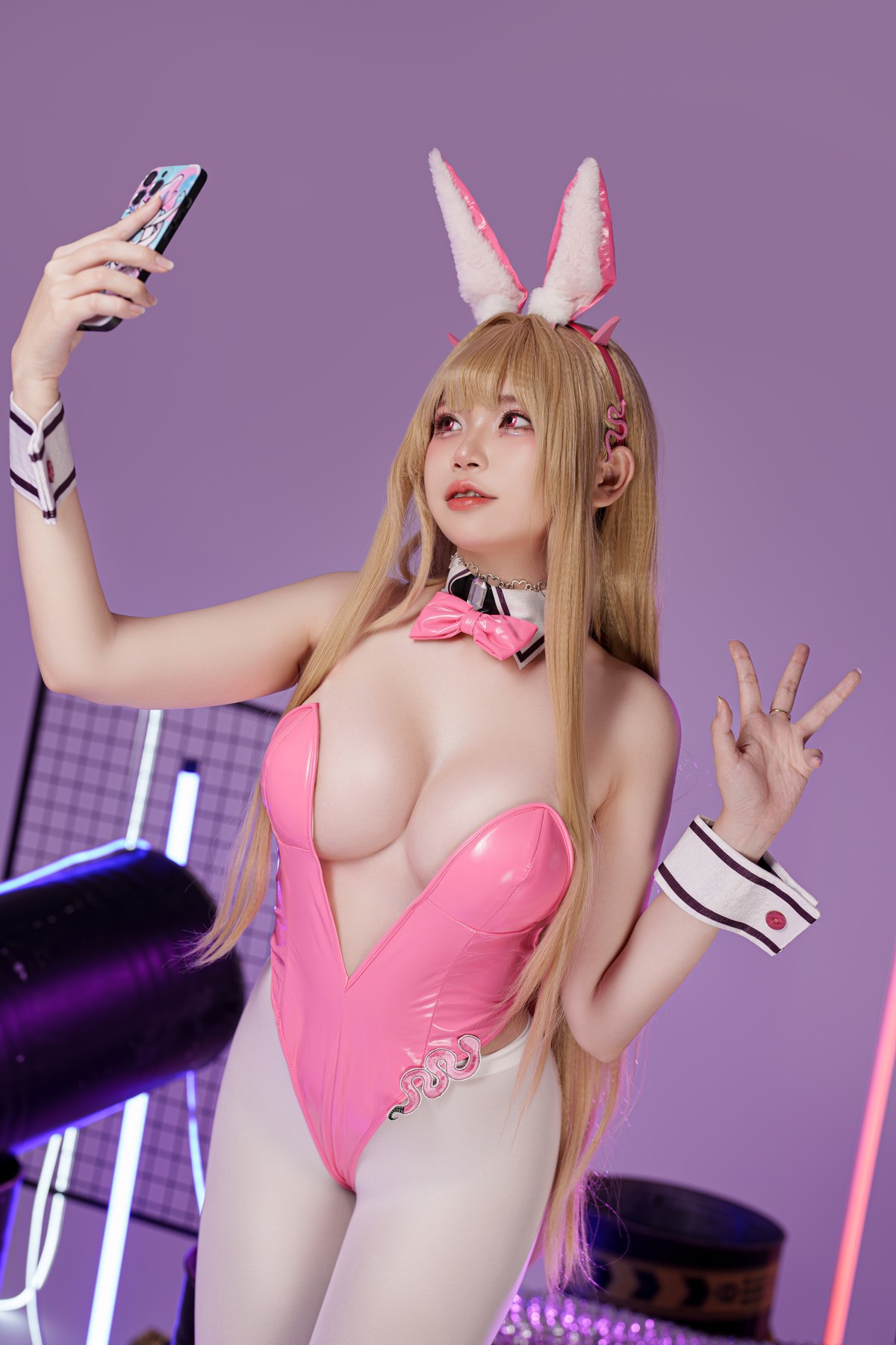 Cosplay ZinieQ Viper NIKKE Bunny(2)