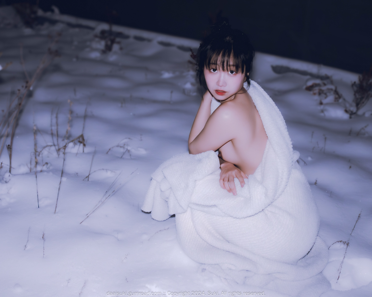 Suki 숙희, Photobook &#8220;Snowy Night&#8221; Set.01(5)