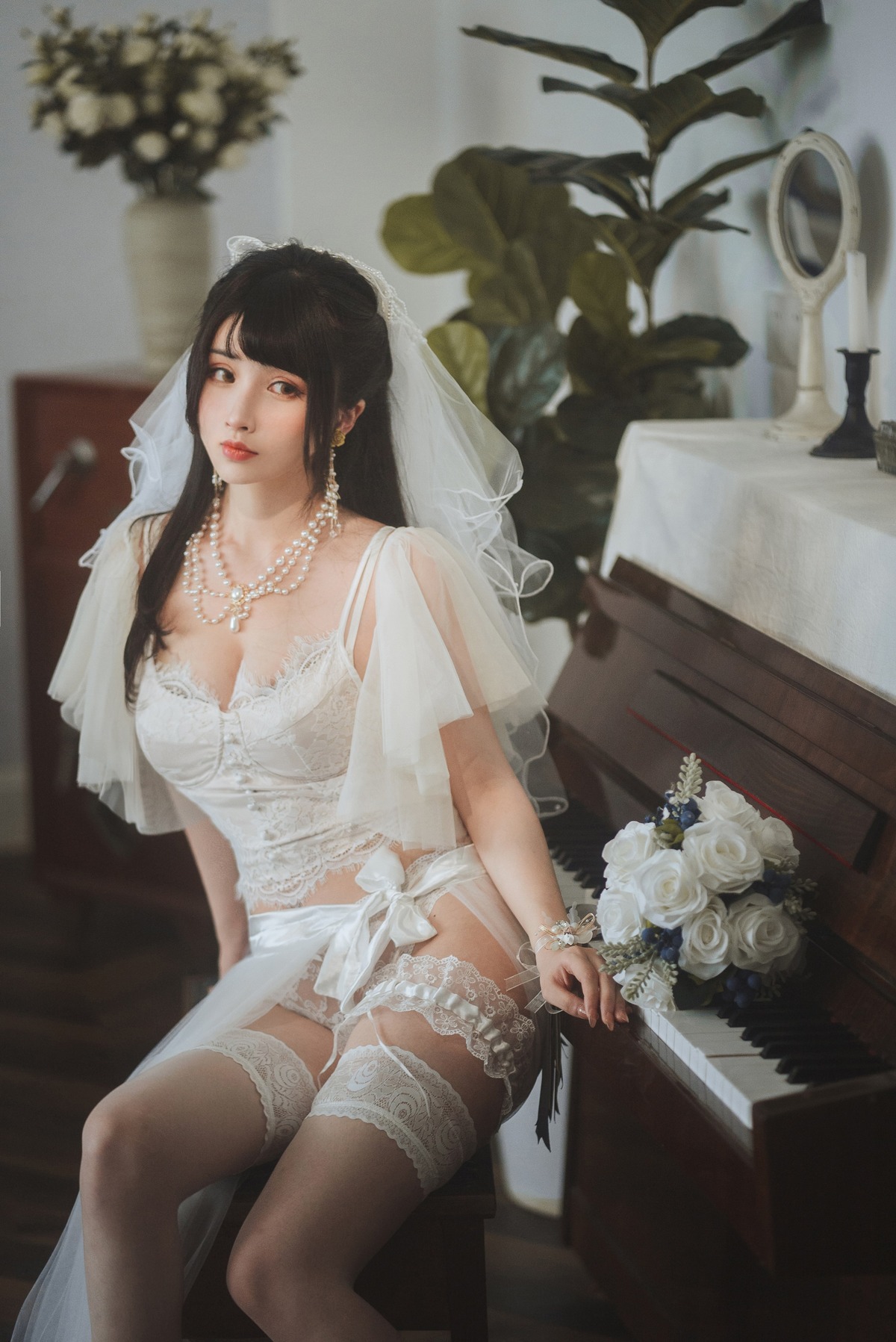[Rioko凉凉子] 透明婚纱(3)