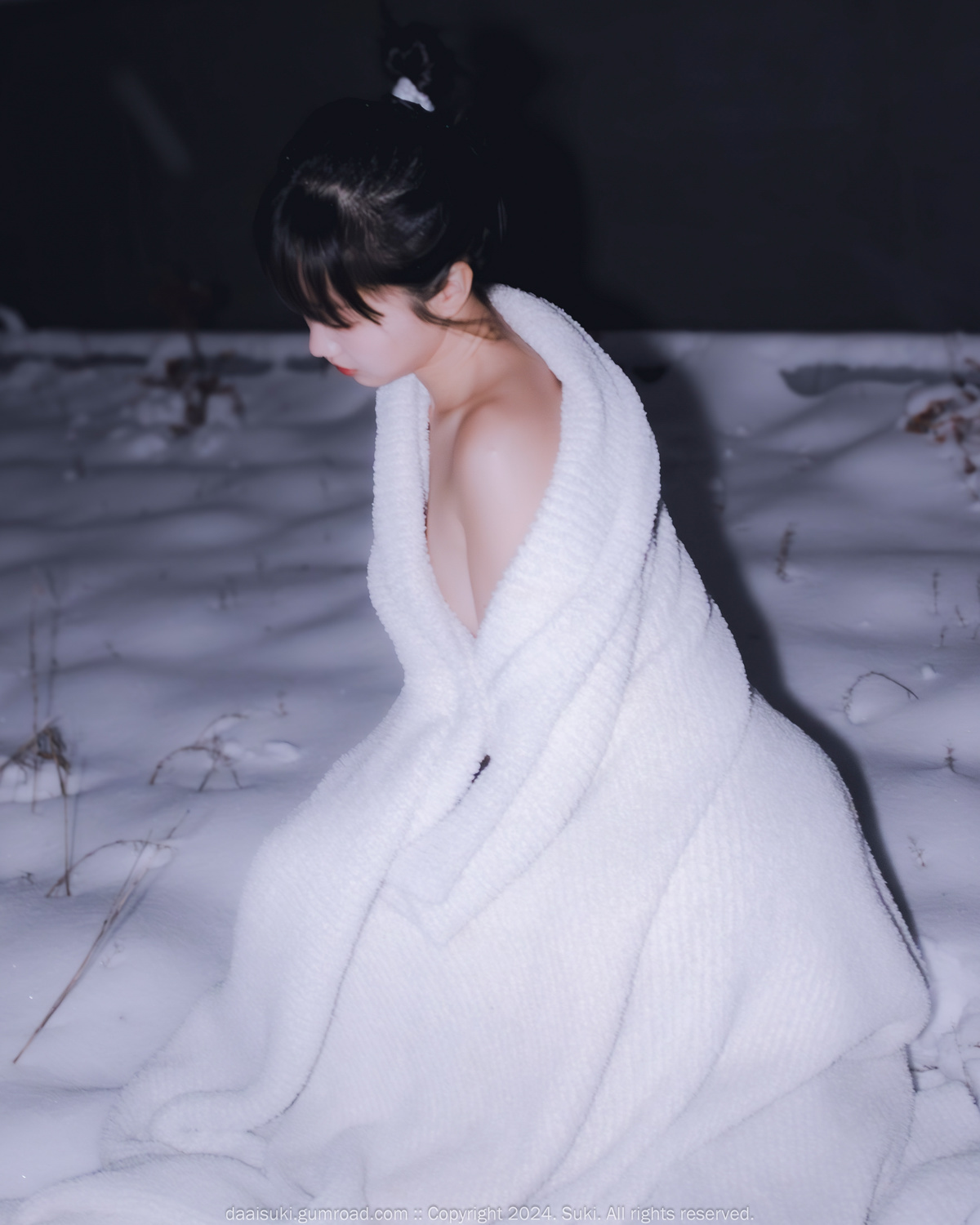 Suki 숙희, Photobook &#8220;Snowy Night&#8221; Set.01(2)