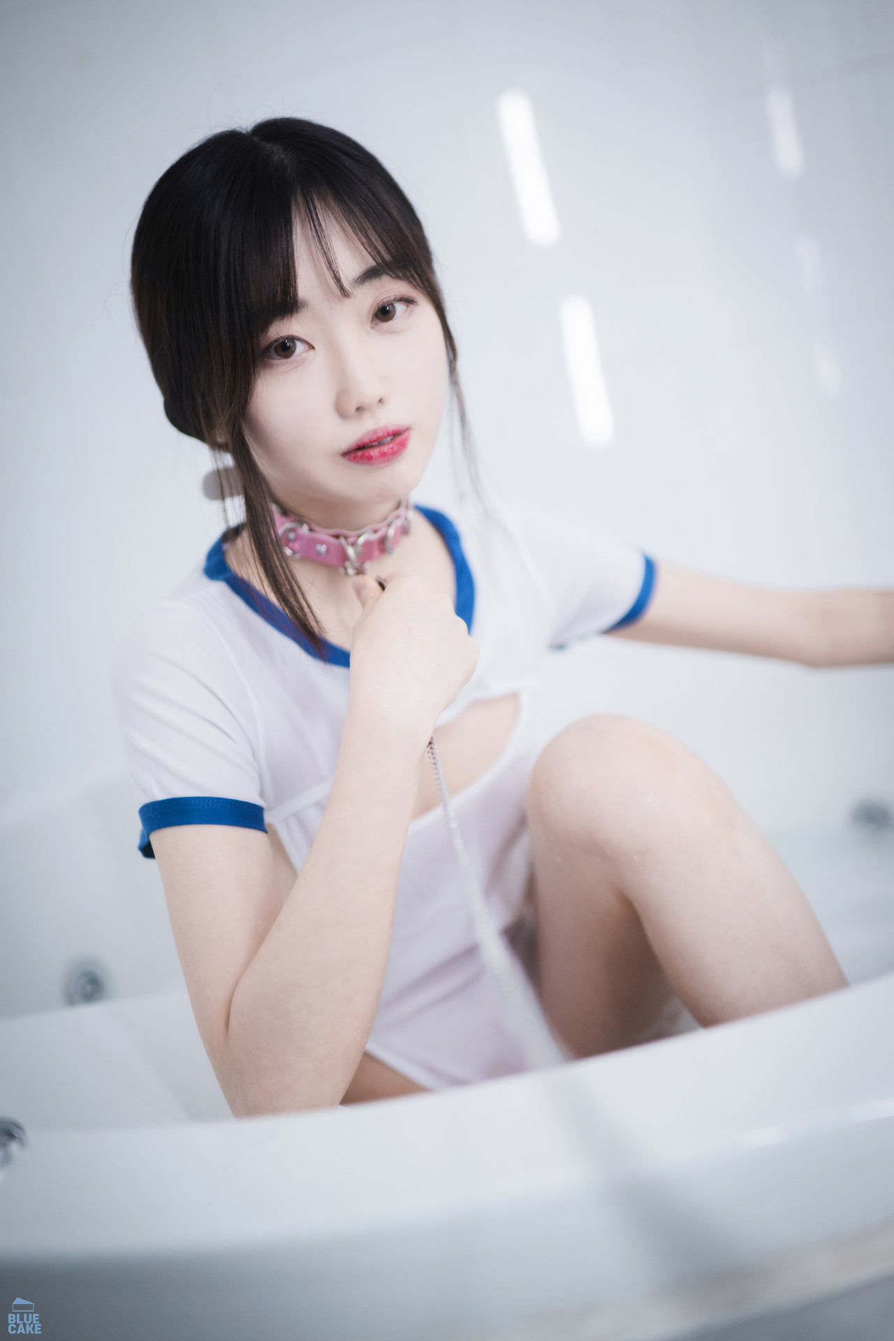 Kim Ji-Won 김지원, [BLUECAKE] White One + RED.Ver &#8211; Set.01(9)