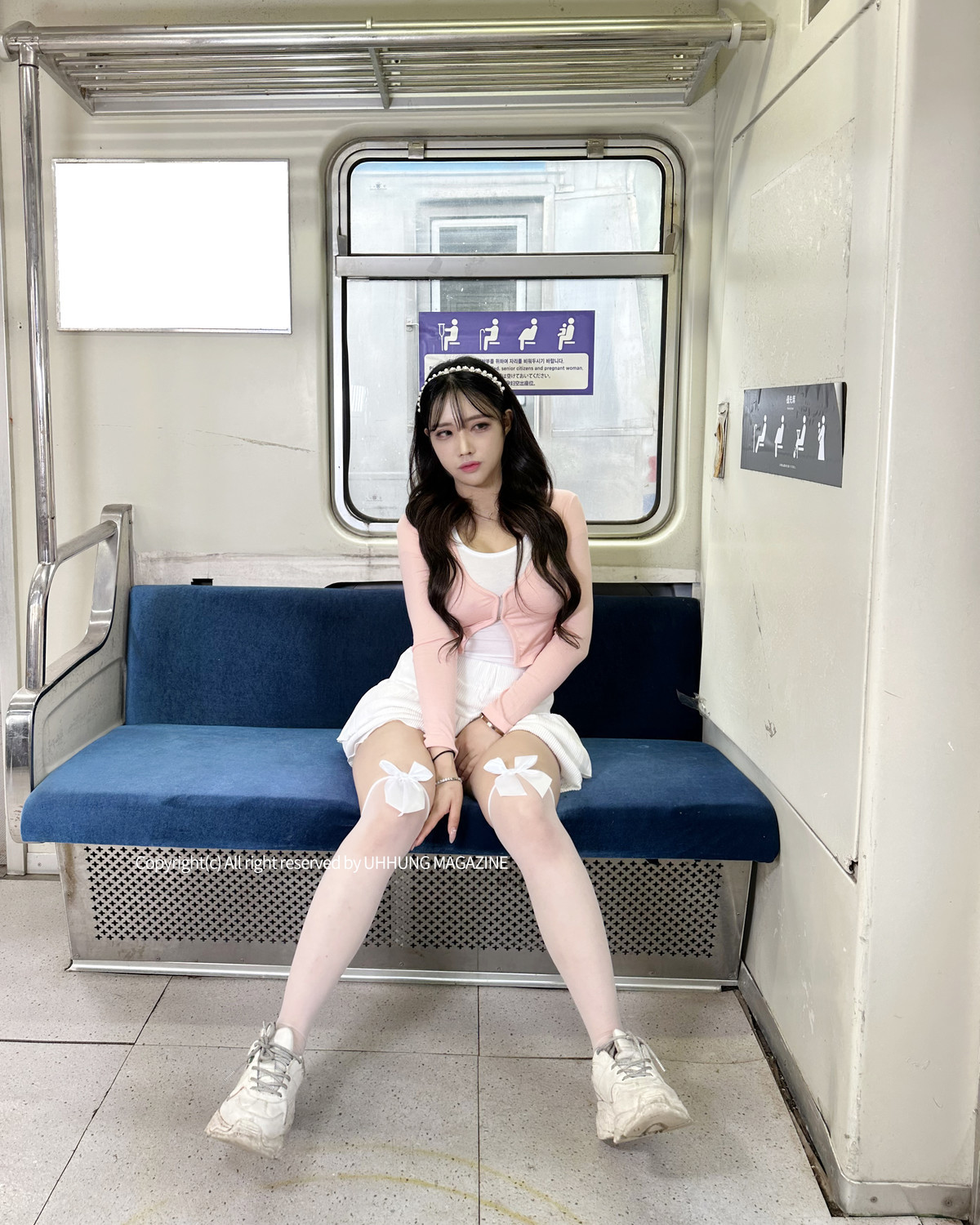 Hani 하니, UHHUNG Magazine &#8220;The Girlfriend on The Subway&#8221; Set.01(11)