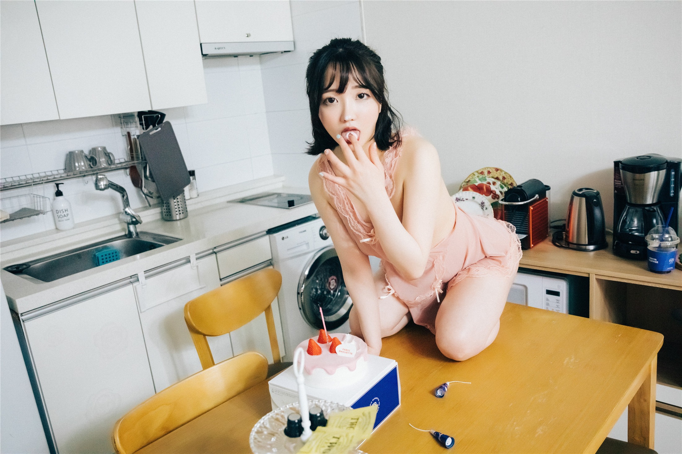 [Loozy] Son Ye-Eun (손예은) - Happy Birthday 132P(75)