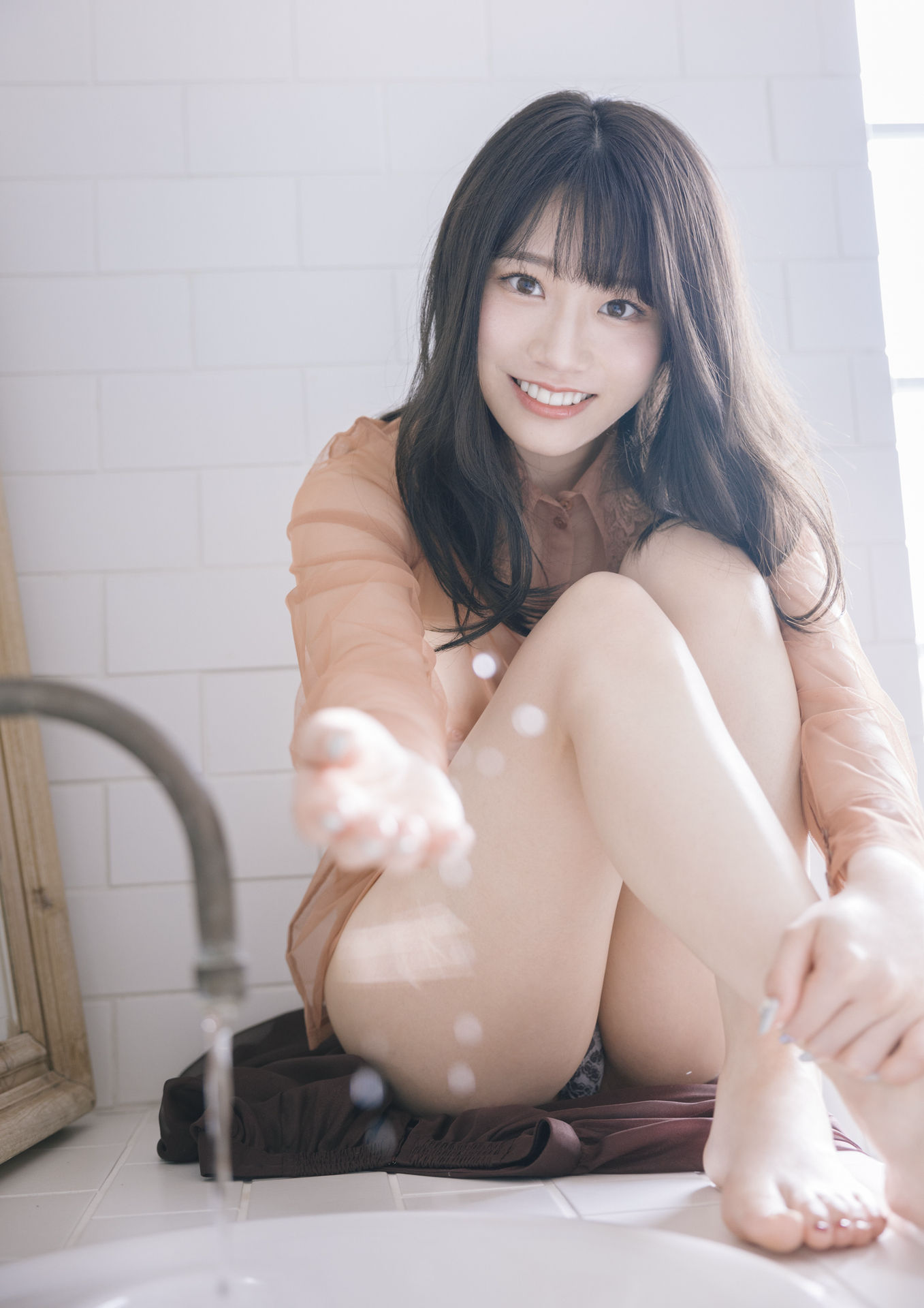 河北彩花写真集「So in Love」78P(57)