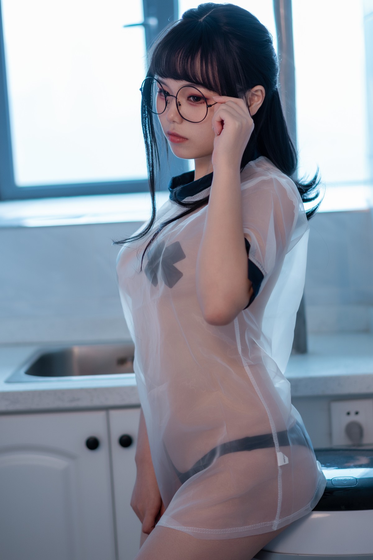 Cosplay 七月喵子 喝酸奶的眼镜娘(16)